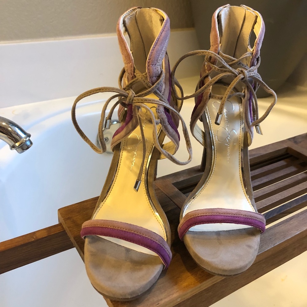 Jessica Simpson pumps